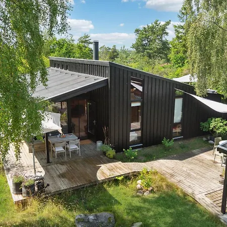 Holiday home Stunning In With Kitchen Ebeltoft